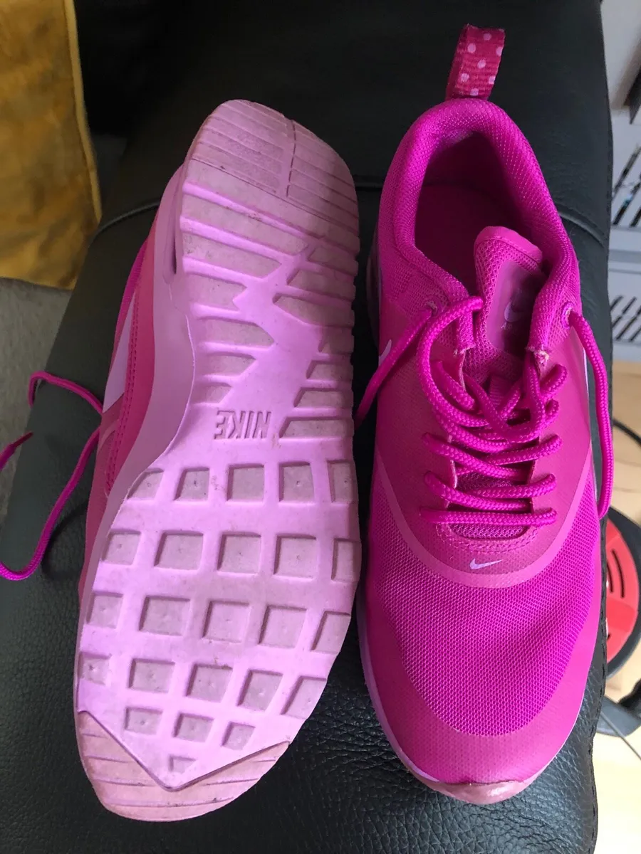 Girls Nike trainers like new size 3.5 €25 - Image 2