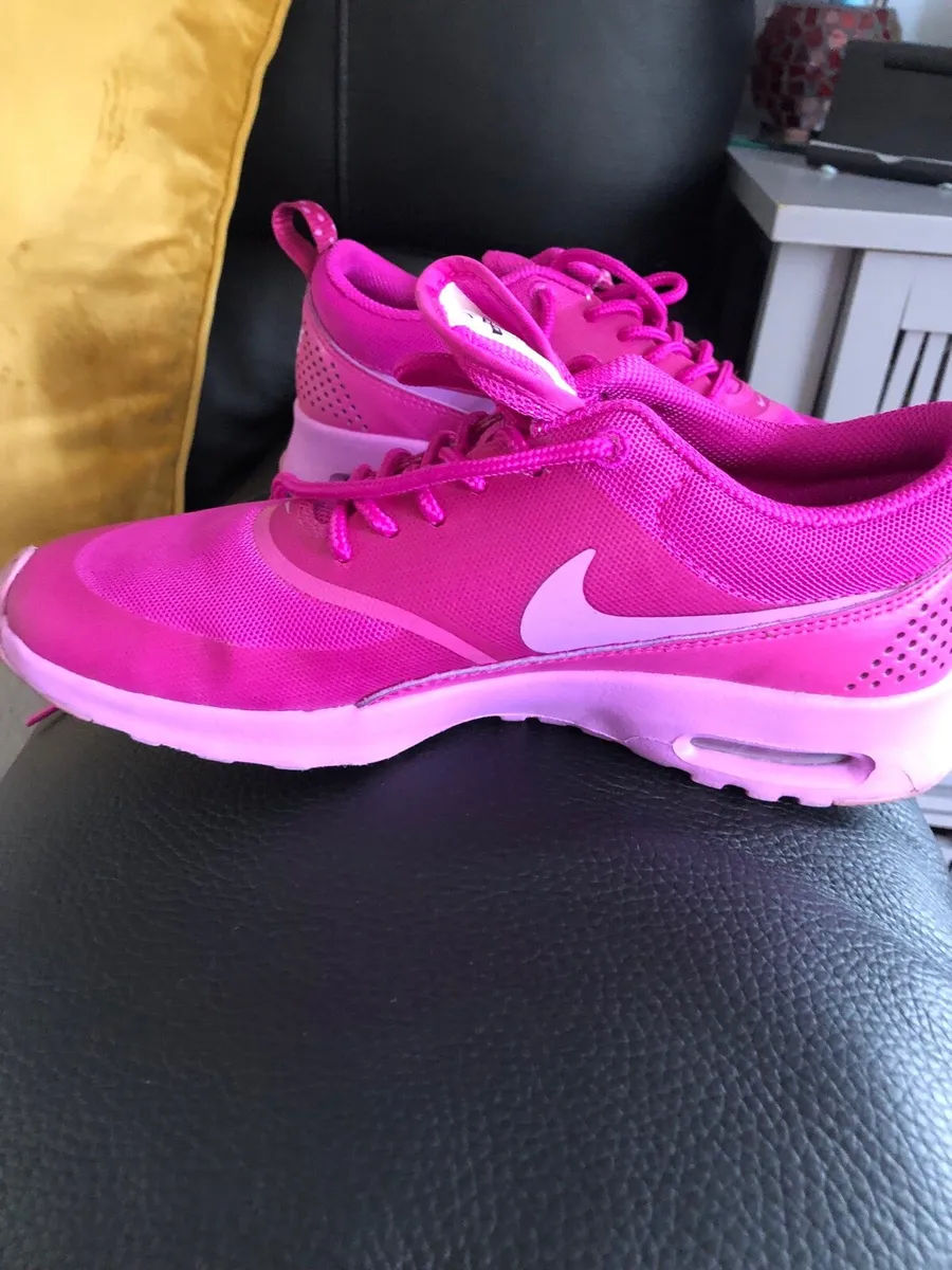 Girls Nike trainers like new size 3.5 €25 - Image 3