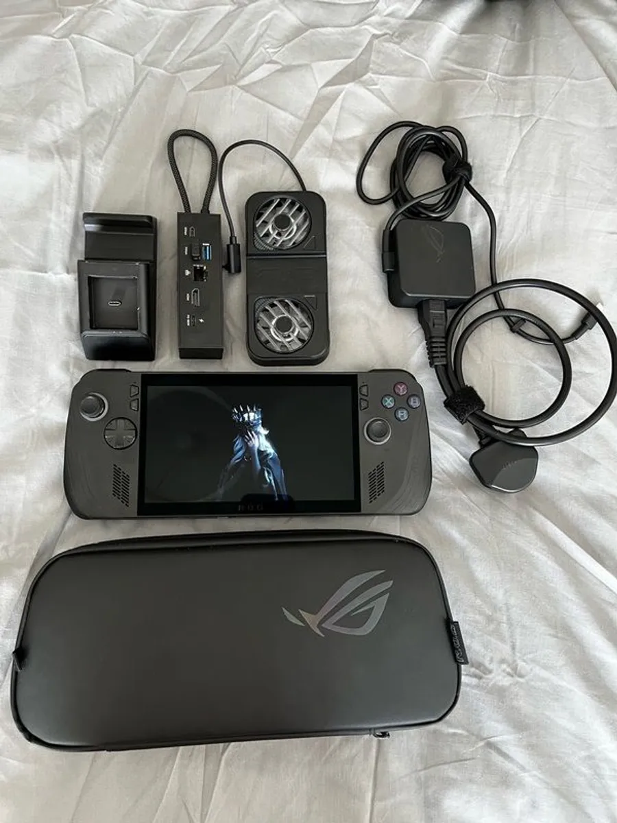 ROG Ally X + JSAUX Docking Station - Image 1