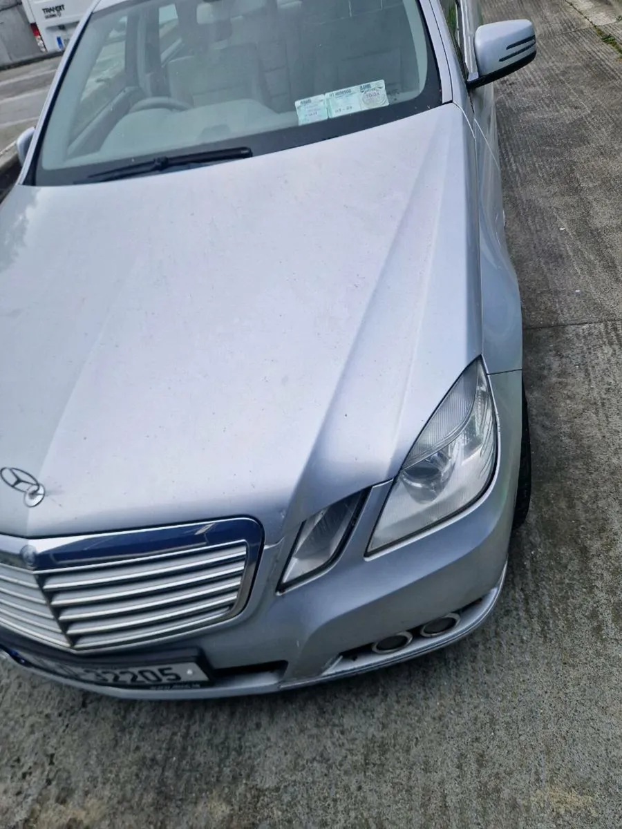 2011 Mercedes e200 READ ADD - Image 4