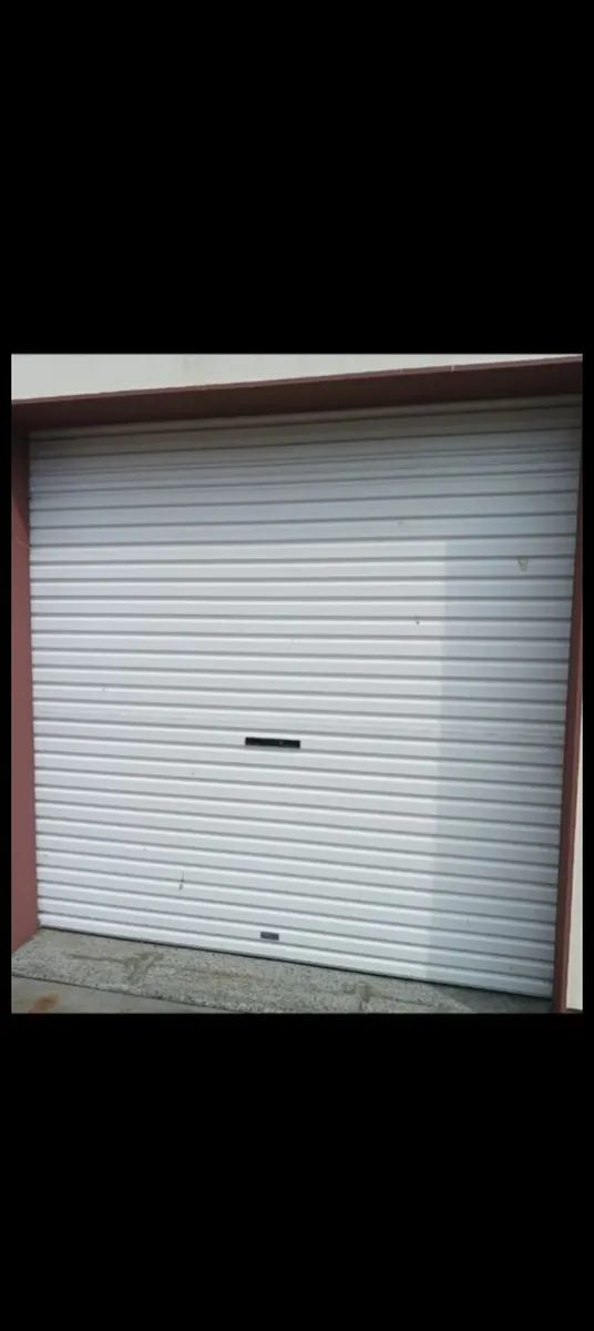 Garage door wanted