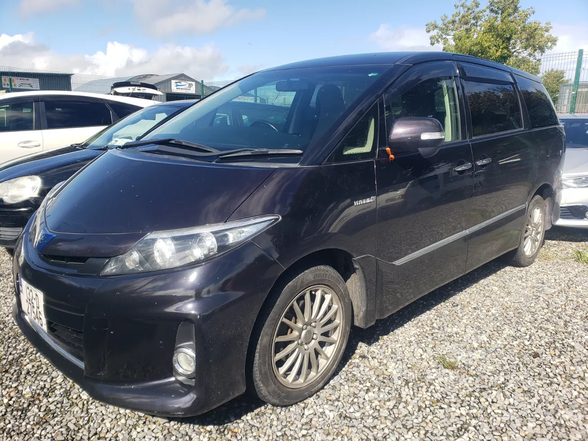 Toyota Estima 2013 - Image 2