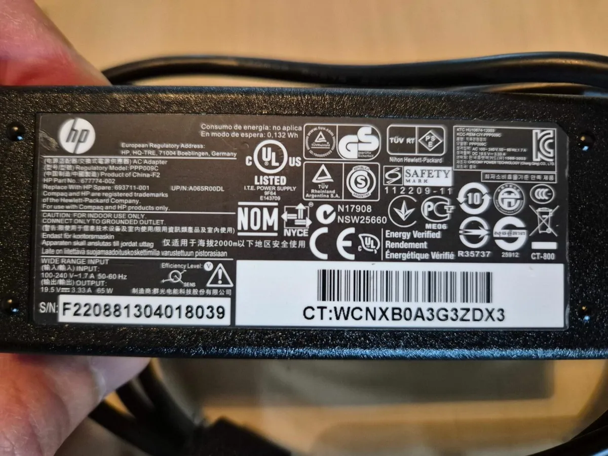 Laptop charger, 65W - Image 1
