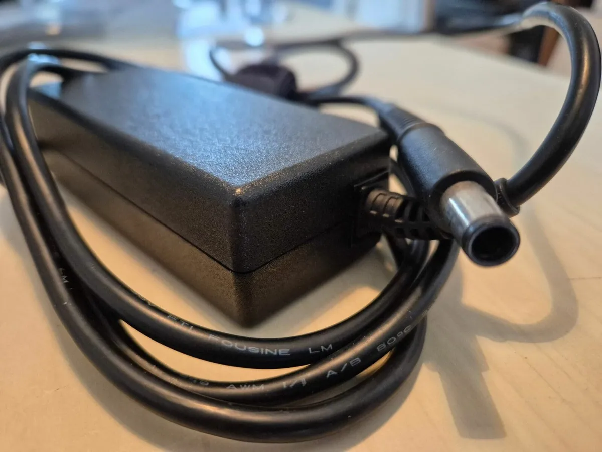 Laptop charger, 65W - Image 2