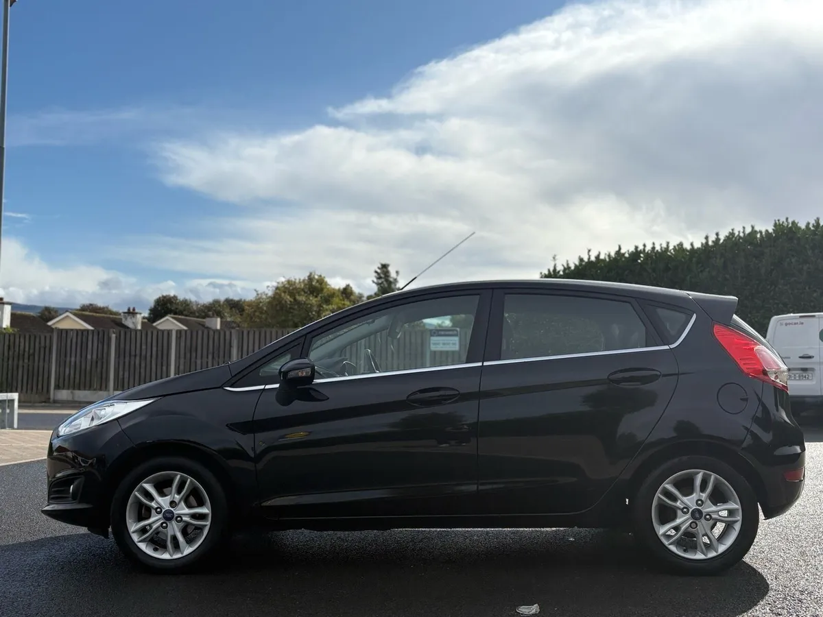 FORD FIESTA - LOW MILEAGE - WARRANTY - Image 4