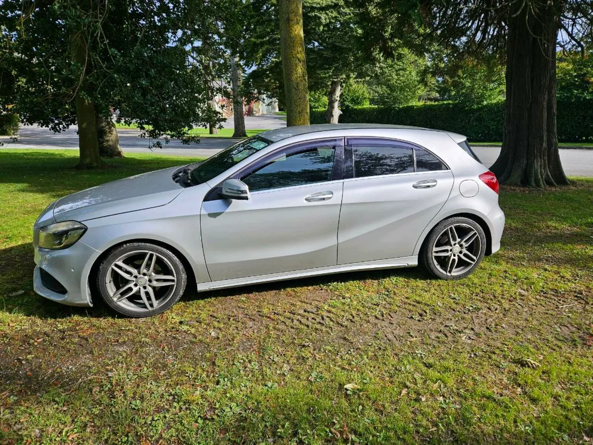 161MERCEDES_BENZ 180 A Class  AMG LINE - Image 3