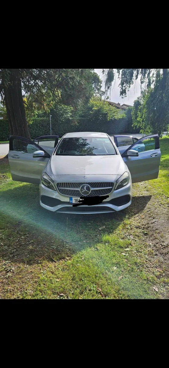 161MERCEDES_BENZ 180 A Class  AMG LINE - Image 4