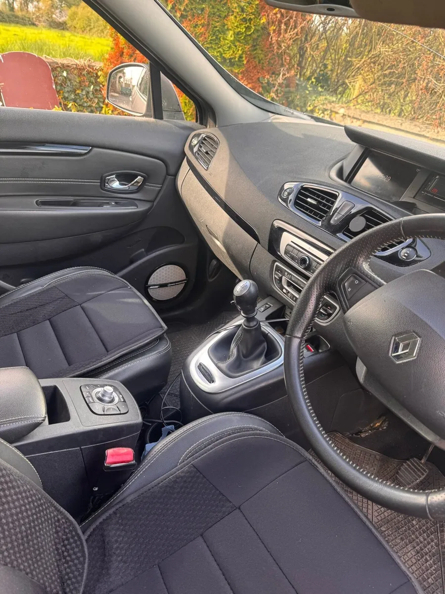 Renault Grand Scenic 2015 - Image 2