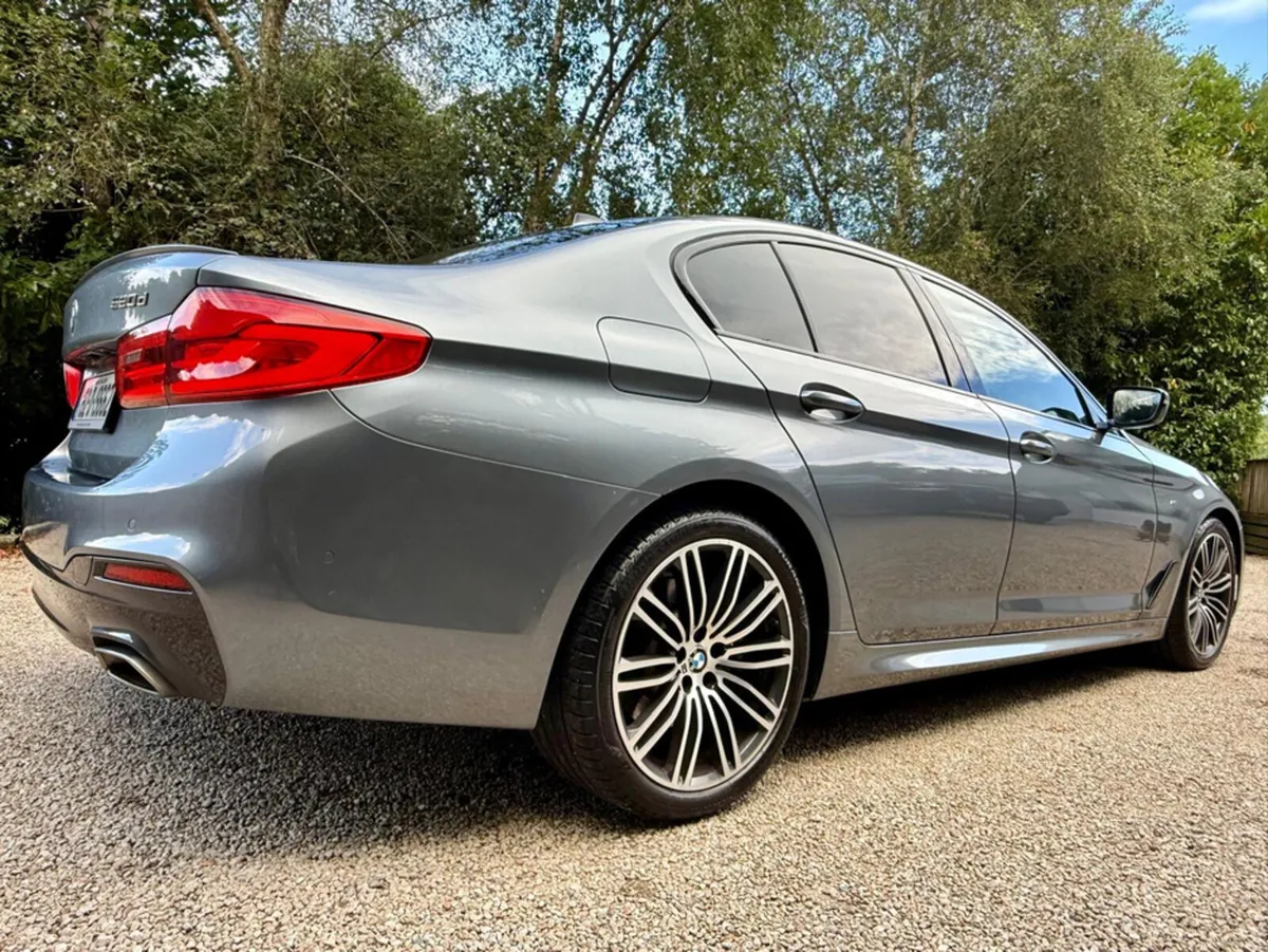 BMW 5-Series 520D M SPORT *Sunroof…Harman Kardon…F - Image 3