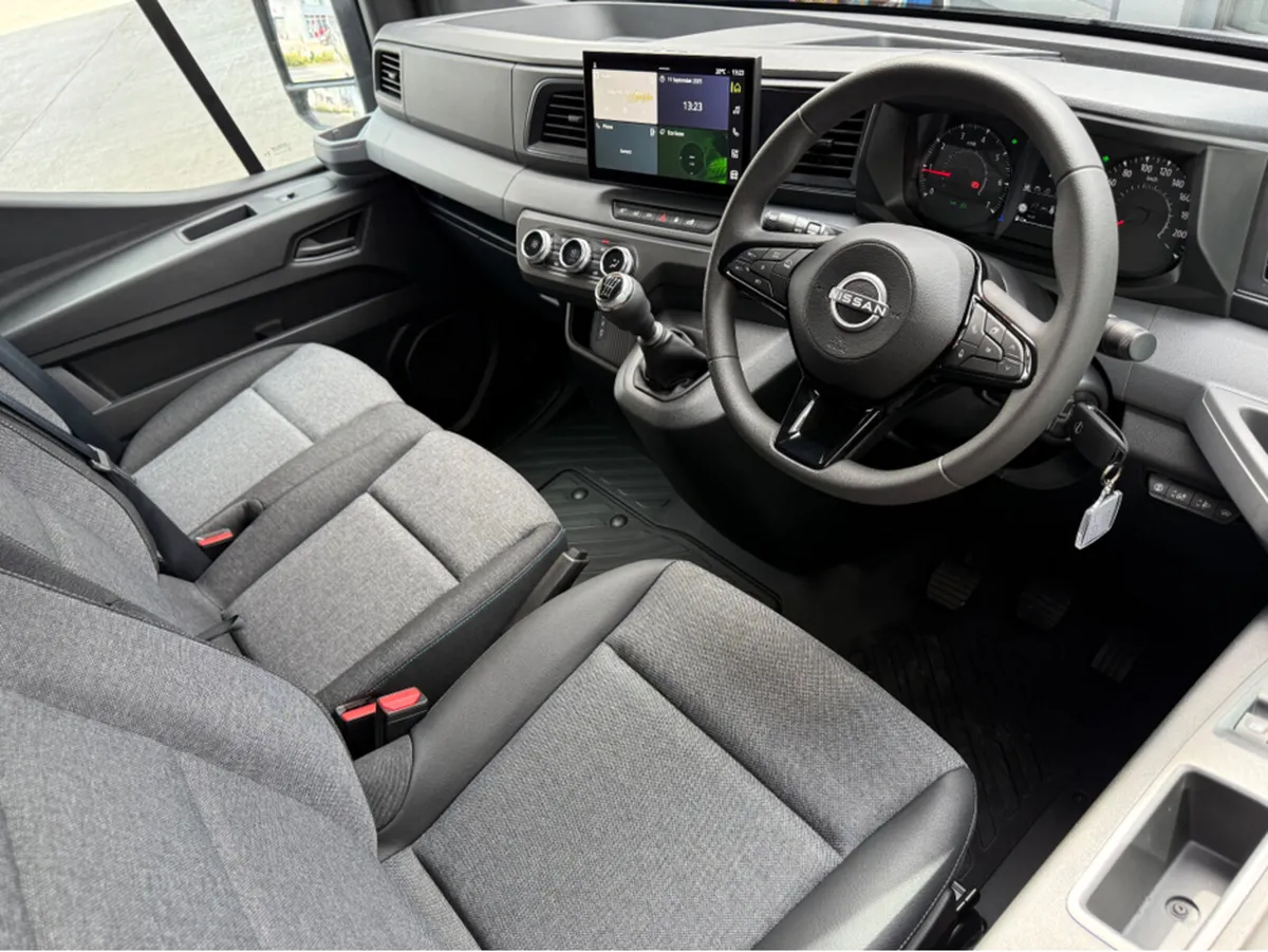 Nissan Interstar L3H2 150 bhp SV Premium Hetaed Wi - Image 3