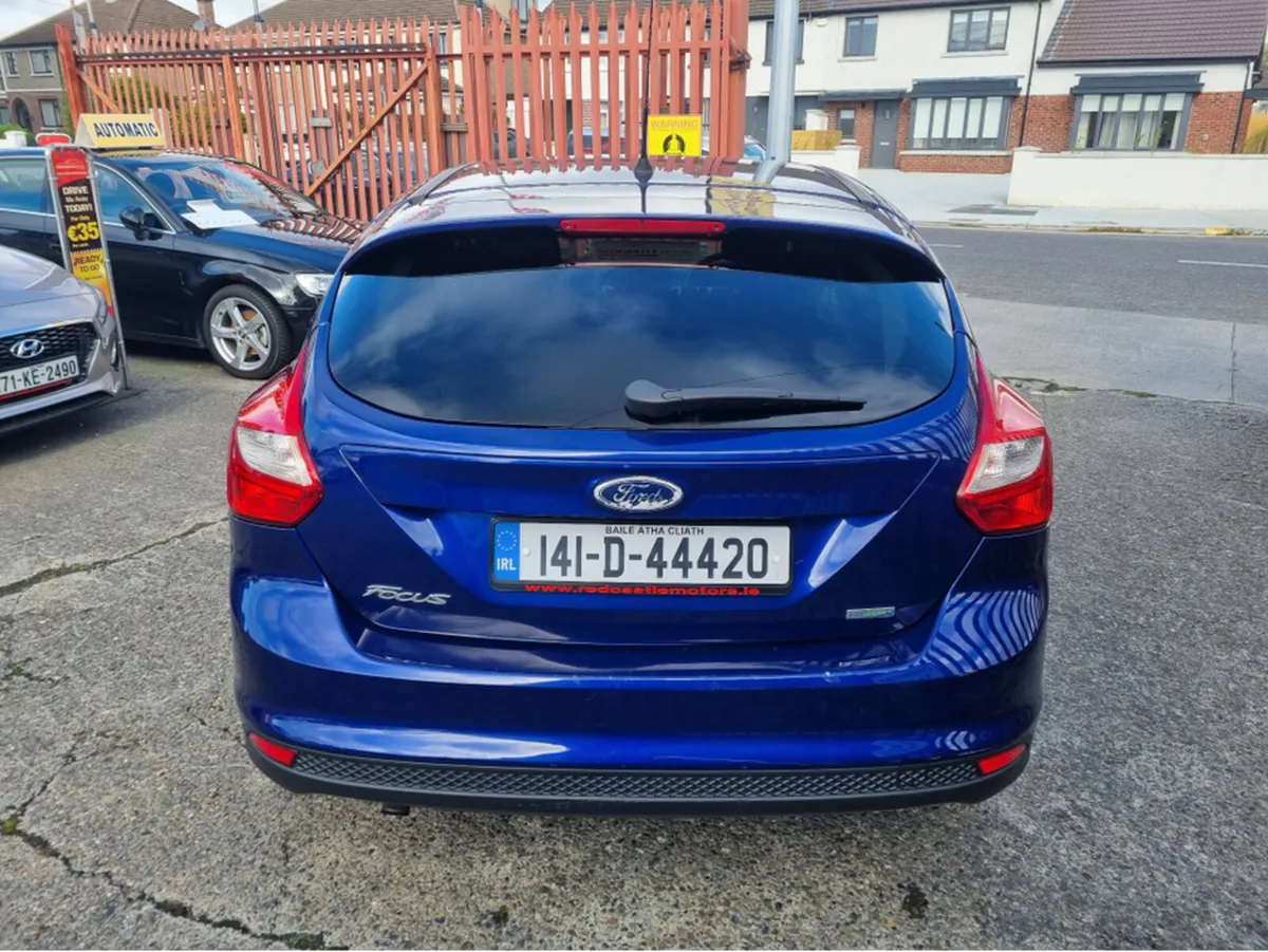 Ford Focus 1.0 ZETEC ECOBOOST 100PS 5DR - Image 4