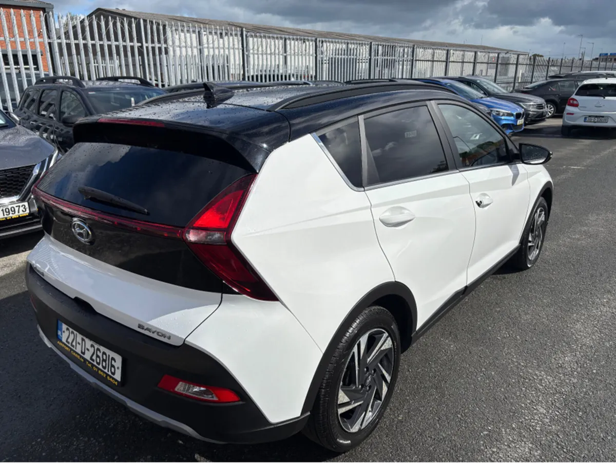 Hyundai Bayon EXECUTIVE 2 TONE 5DR - Image 3