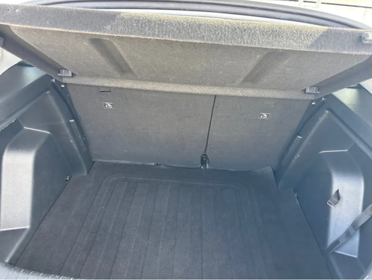 Hyundai Bayon EXECUTIVE 2 TONE 5DR - Image 4