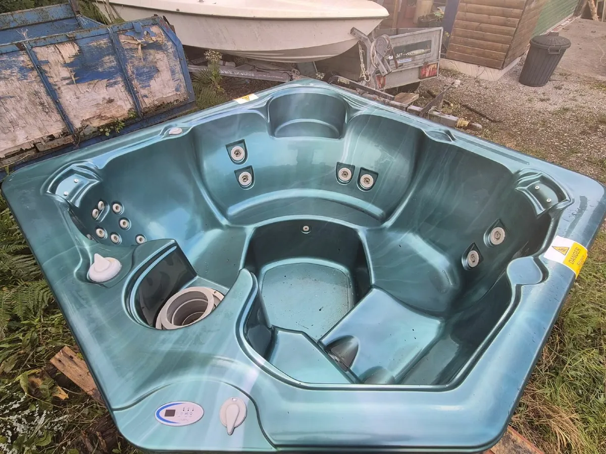 5-Seater Watkins Jacuzzi Hot Tub – Working, with C - Image 4