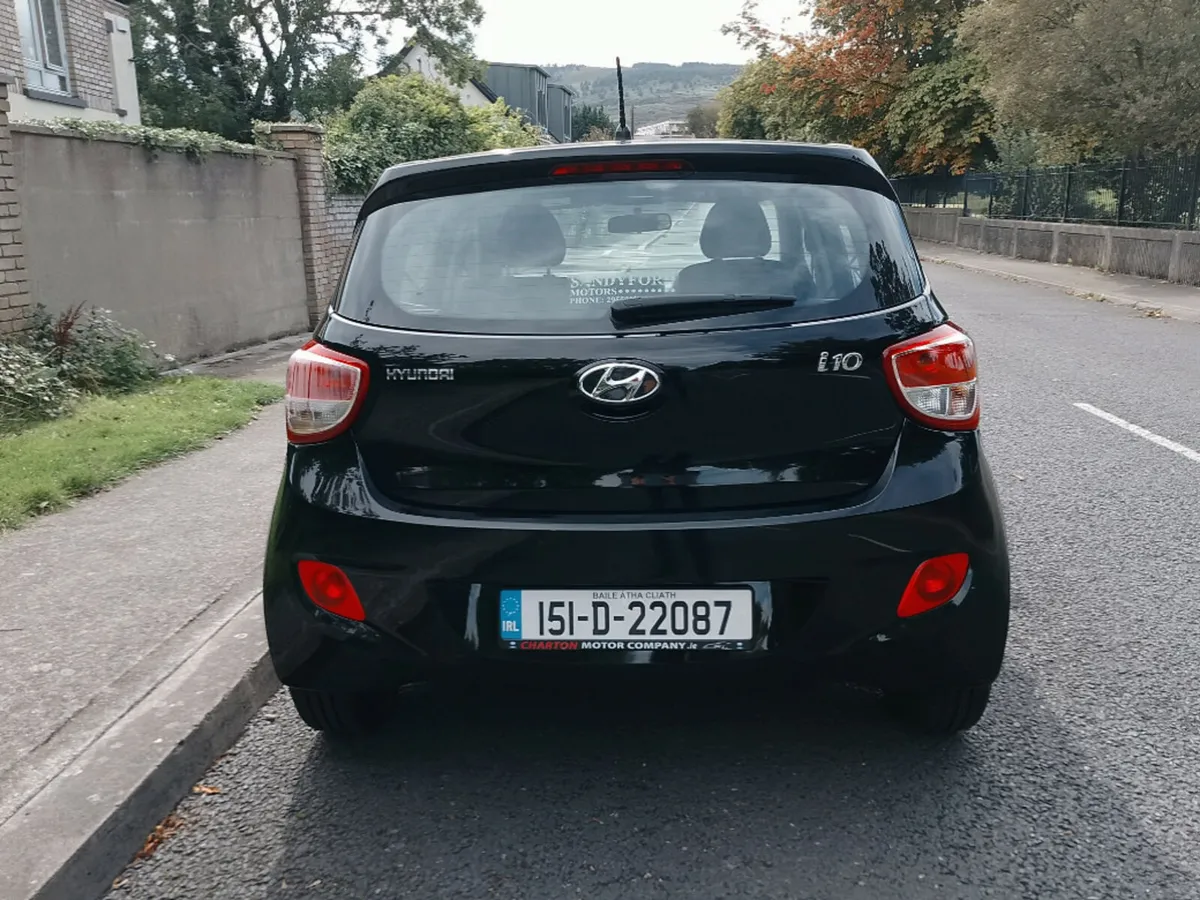 Hyundai i10 Deluxe 4DR - Image 4