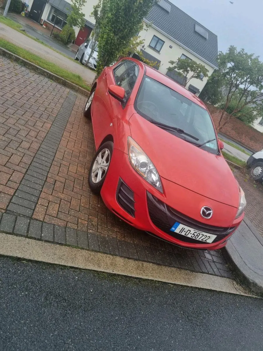 2011 MAXDA 3 €1550.tax 08.26 - Image 1