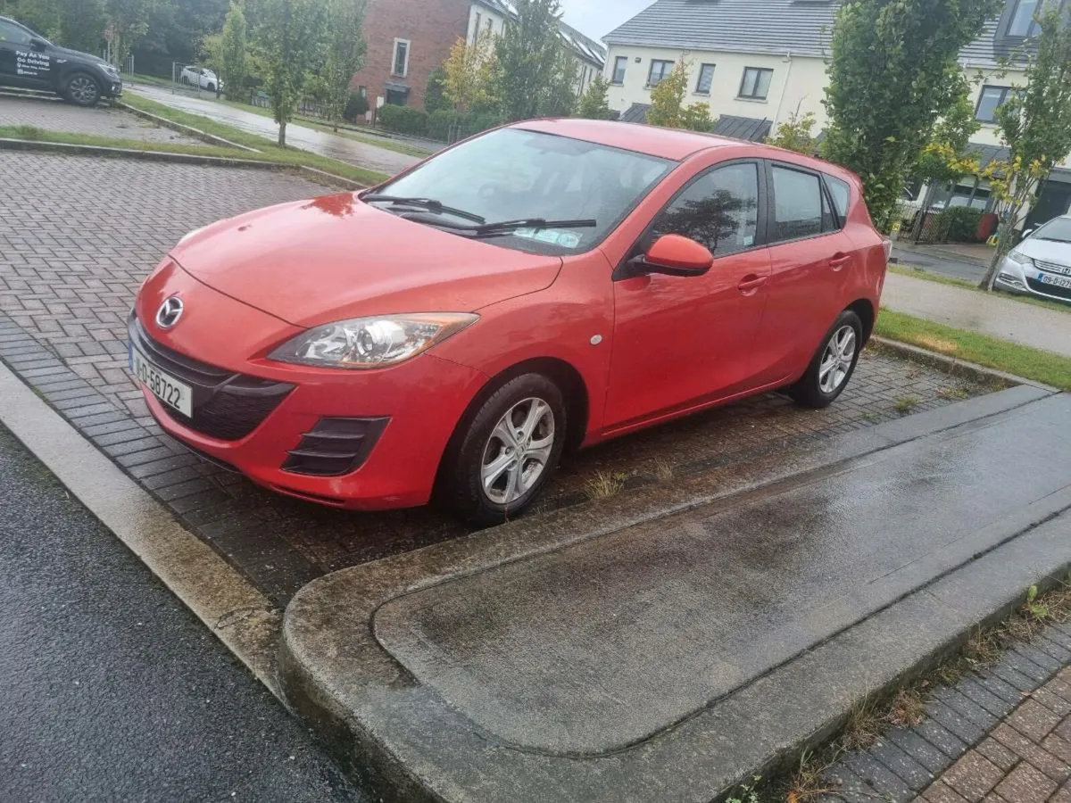 2011 MAXDA 3 €1550.tax 08.26 - Image 2