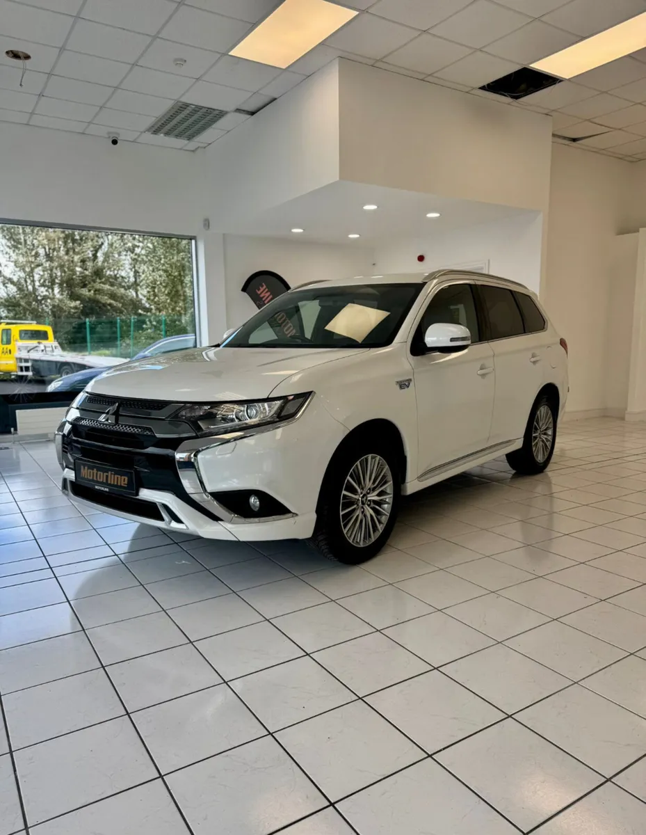 2020 Mitsubishi Outlander Phev Mivec - Image 3
