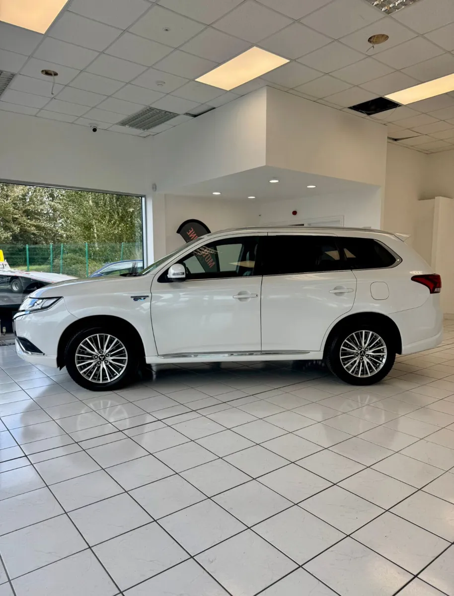 2020 Mitsubishi Outlander Phev Mivec - Image 4