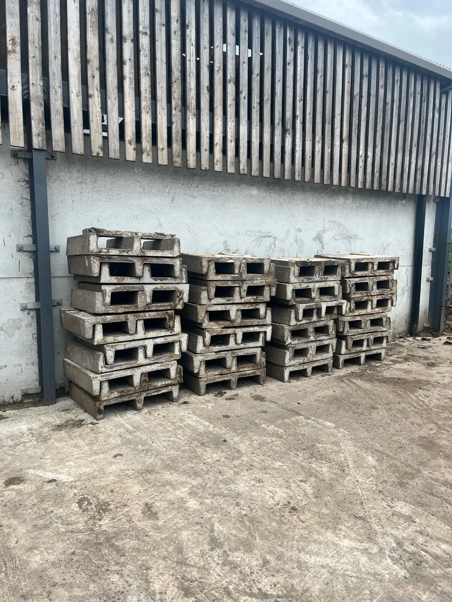 Cattle troughs - Image 2