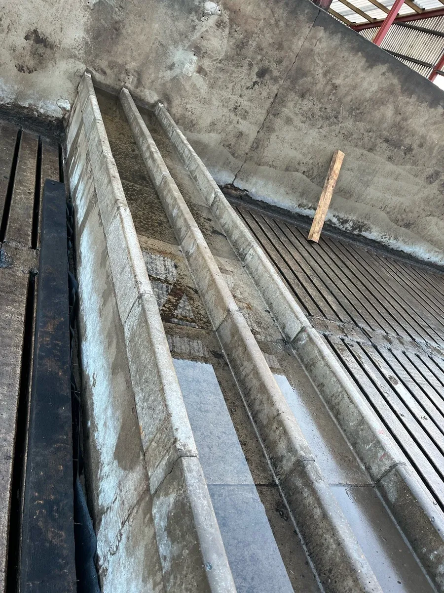 Cattle troughs - Image 1