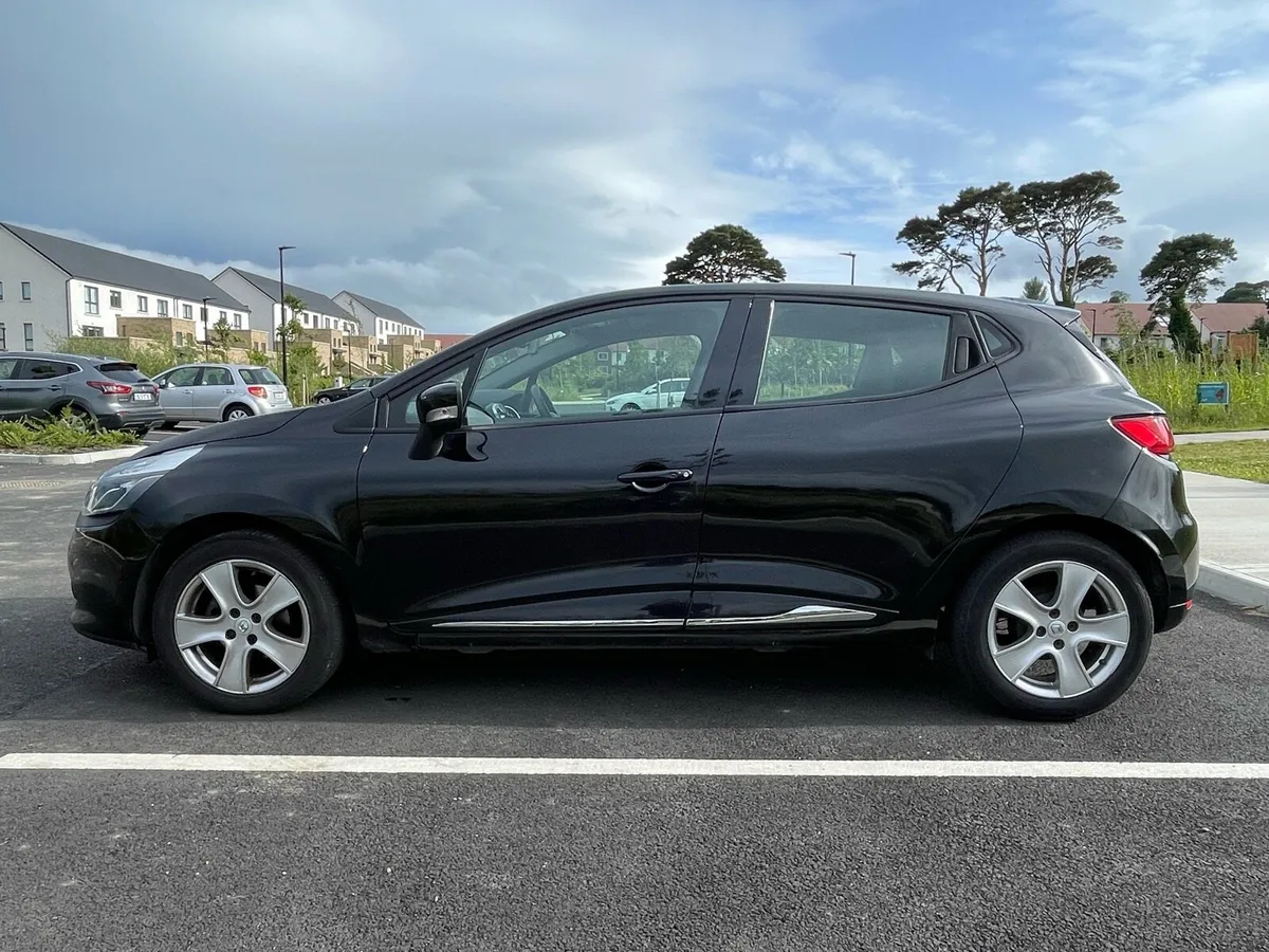 9 service stamps  - 2015 Black Clio Dynamic 1.2 - Image 3