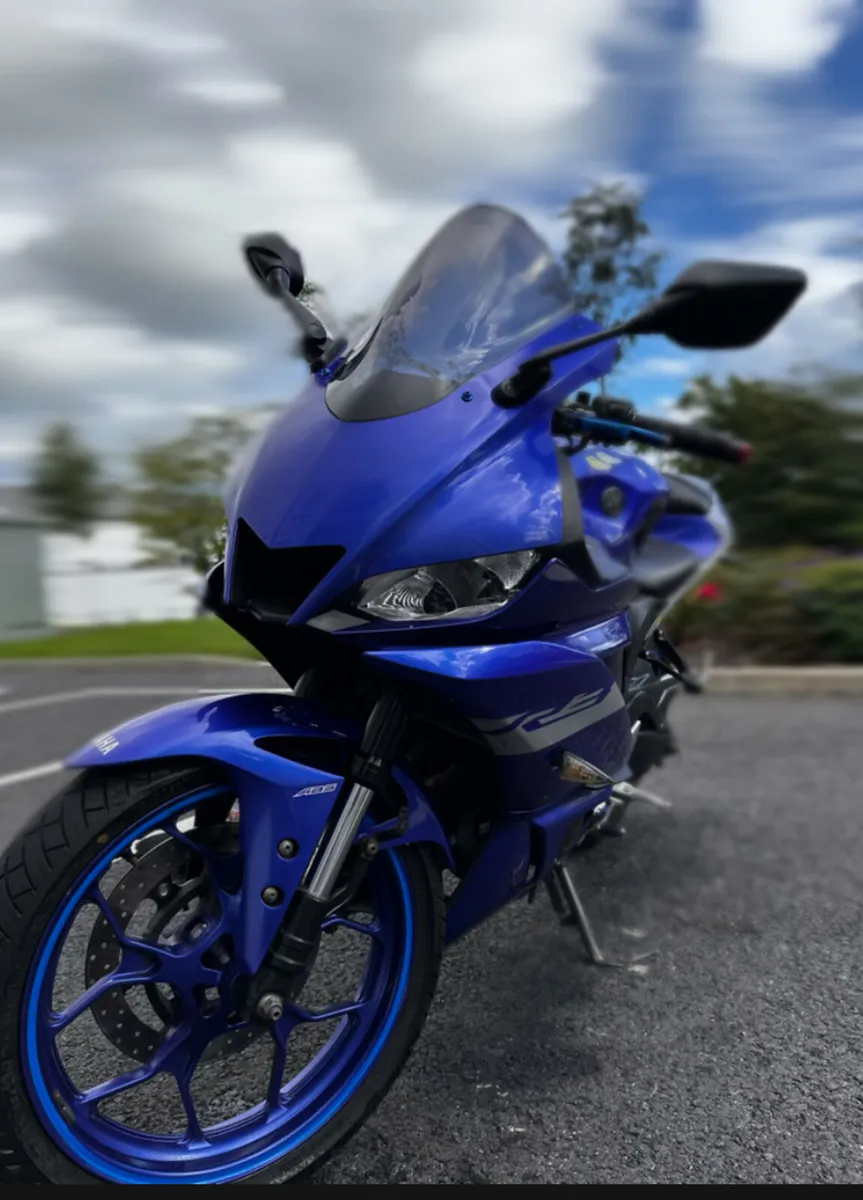 Yamaha YZF R3 - Image 1
