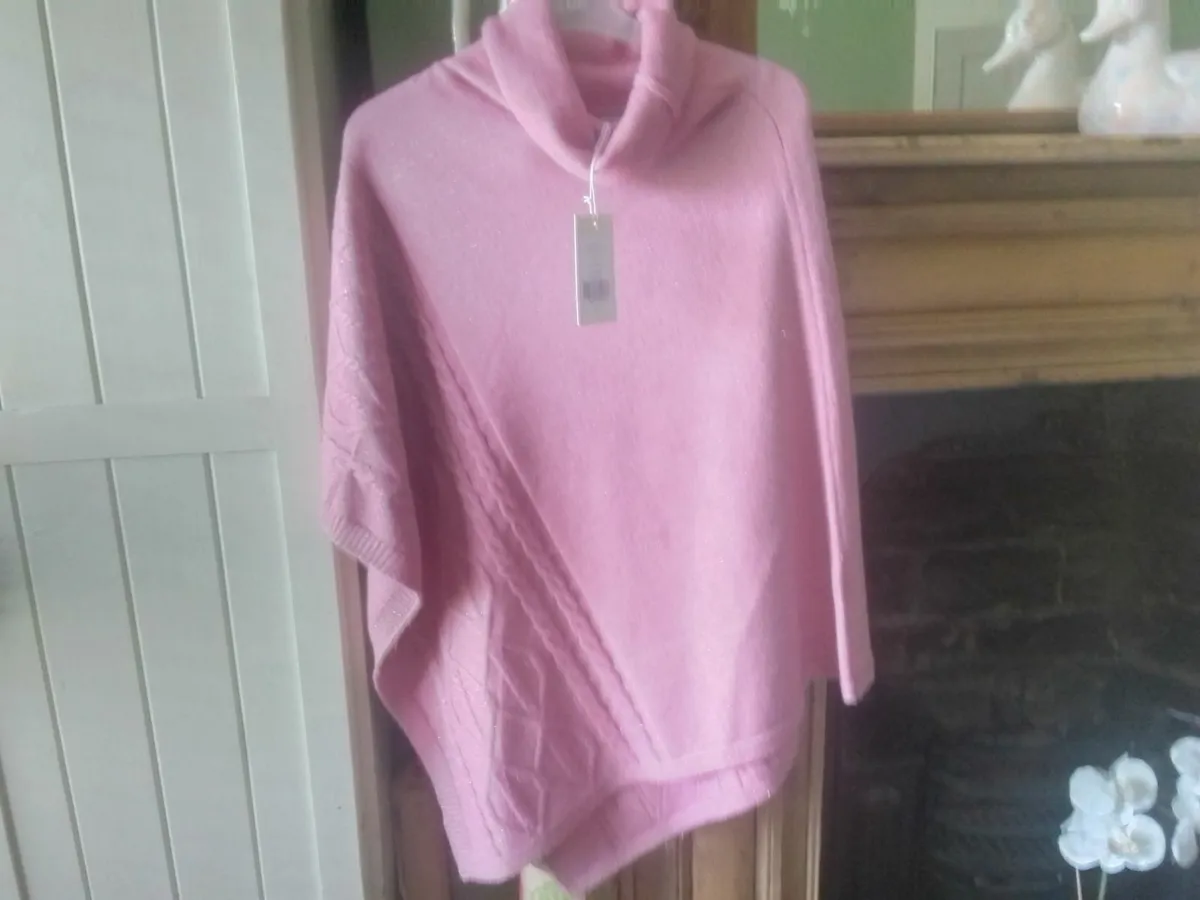 PINK SPARKLE SOFT KNIT PONCHO JUMPER FREE SIZE NEW - Image 1