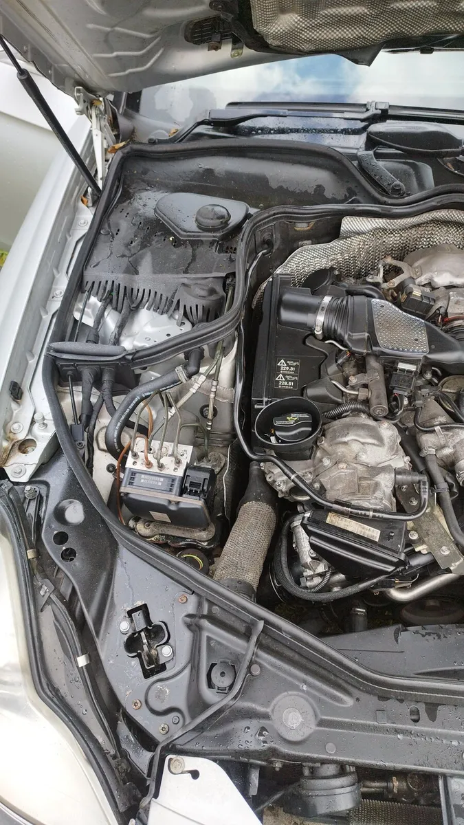 Mercedes CLS for parts - Image 3