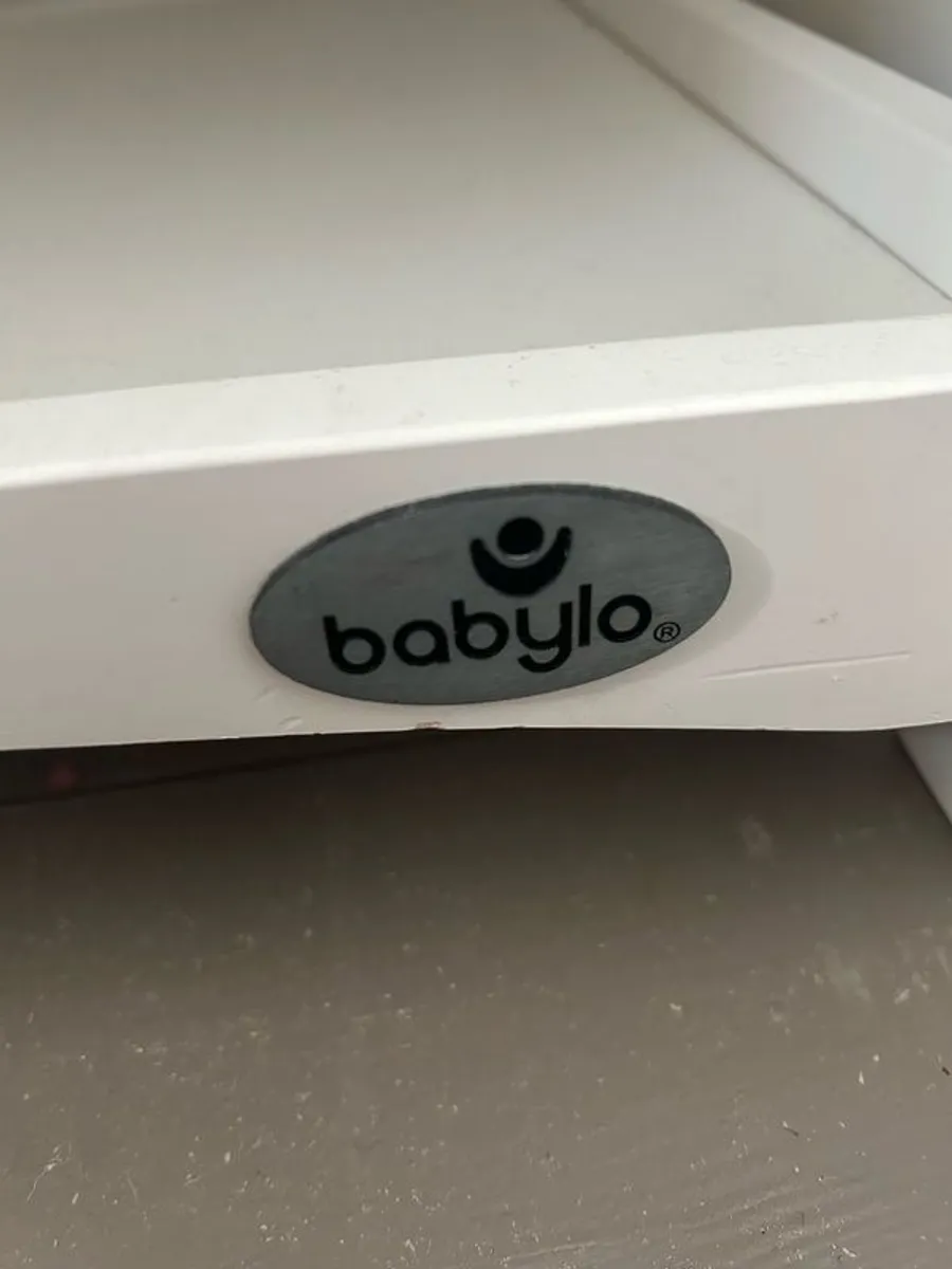 Baby changer - Image 2