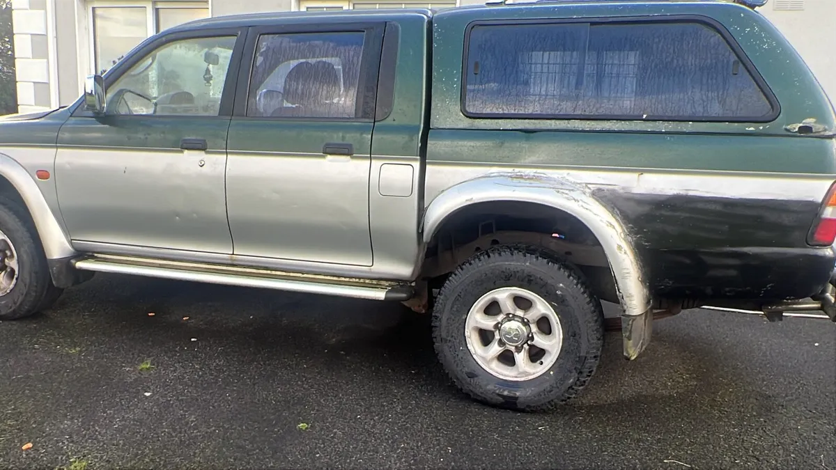 Mitsubishi Pajero 2003 - Image 4