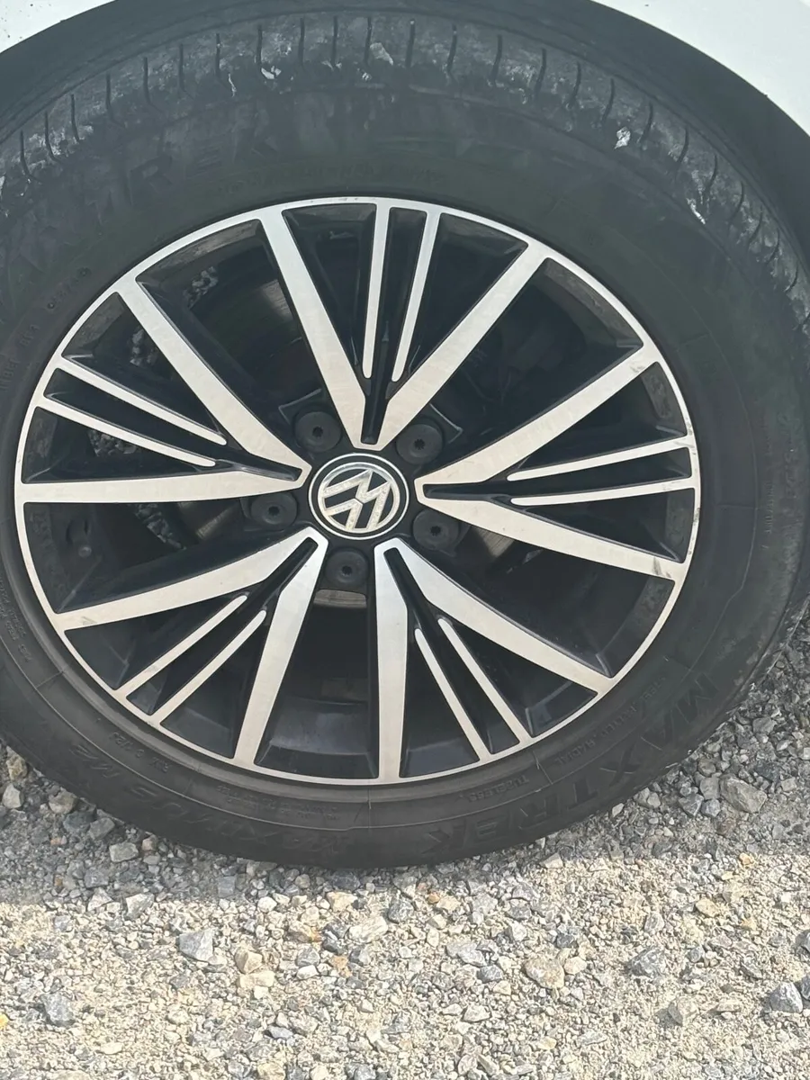 Volkswagen Golf 2017 - Image 2