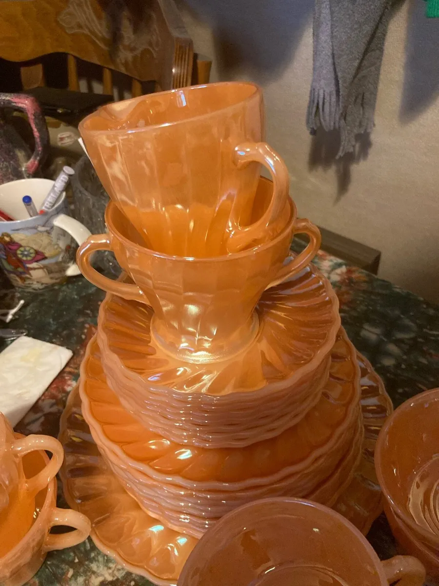 1960s vintage made in USA gold peach teaset - Image 2