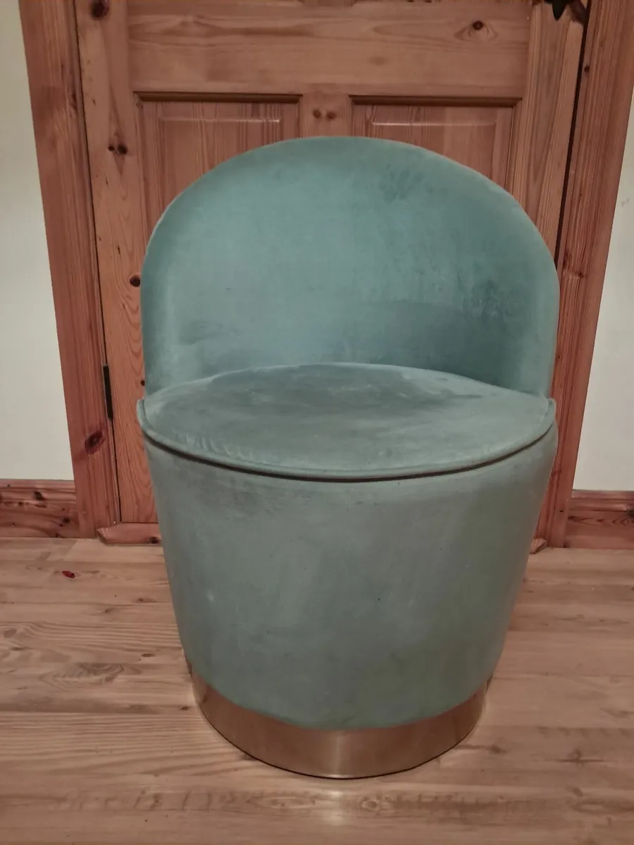 Velvet effect chair - Image 1