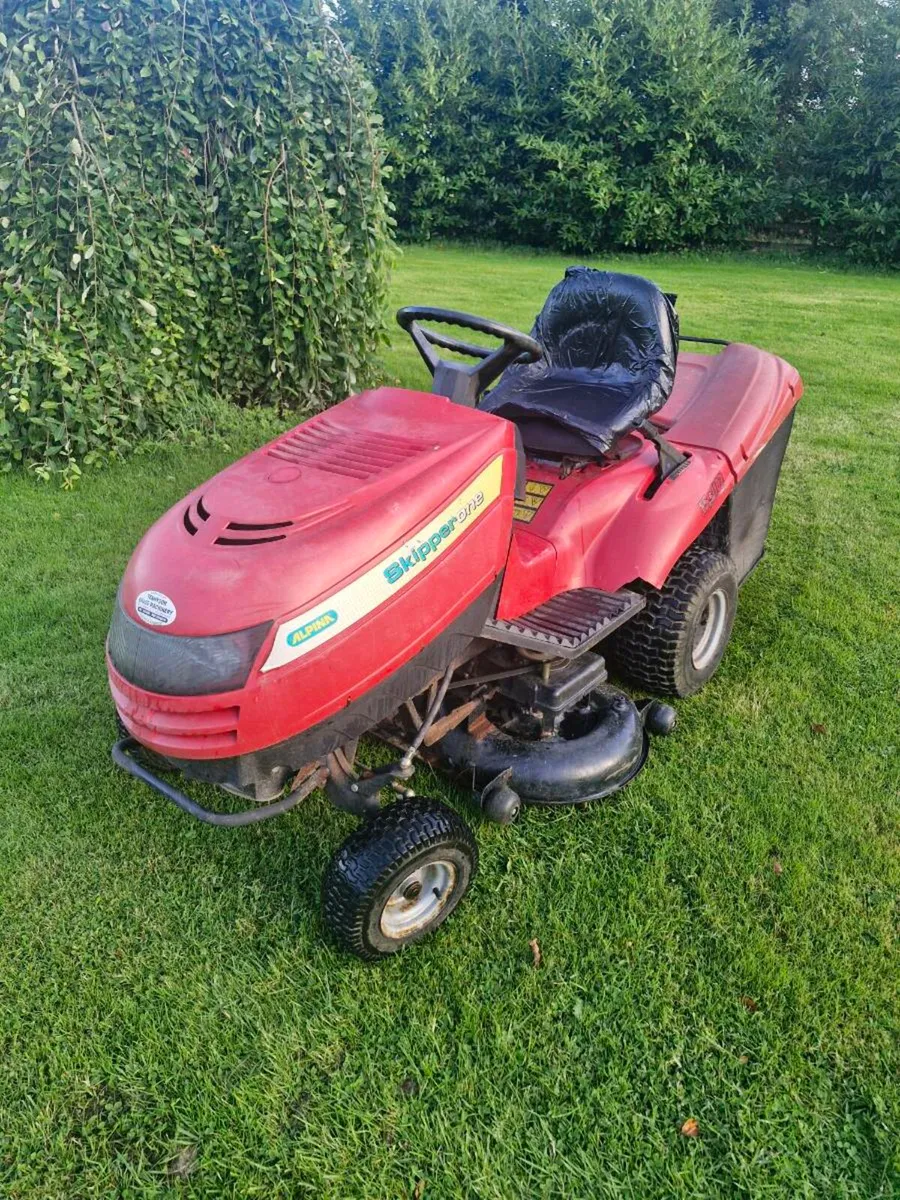 Castlegarden ride on mower Delivery available - Image 1