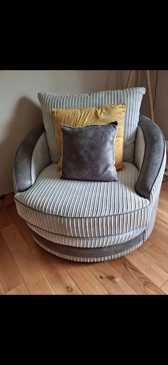 Corner Couch - Image 2