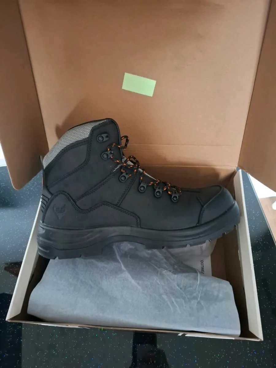 Ppe boots - Image 4