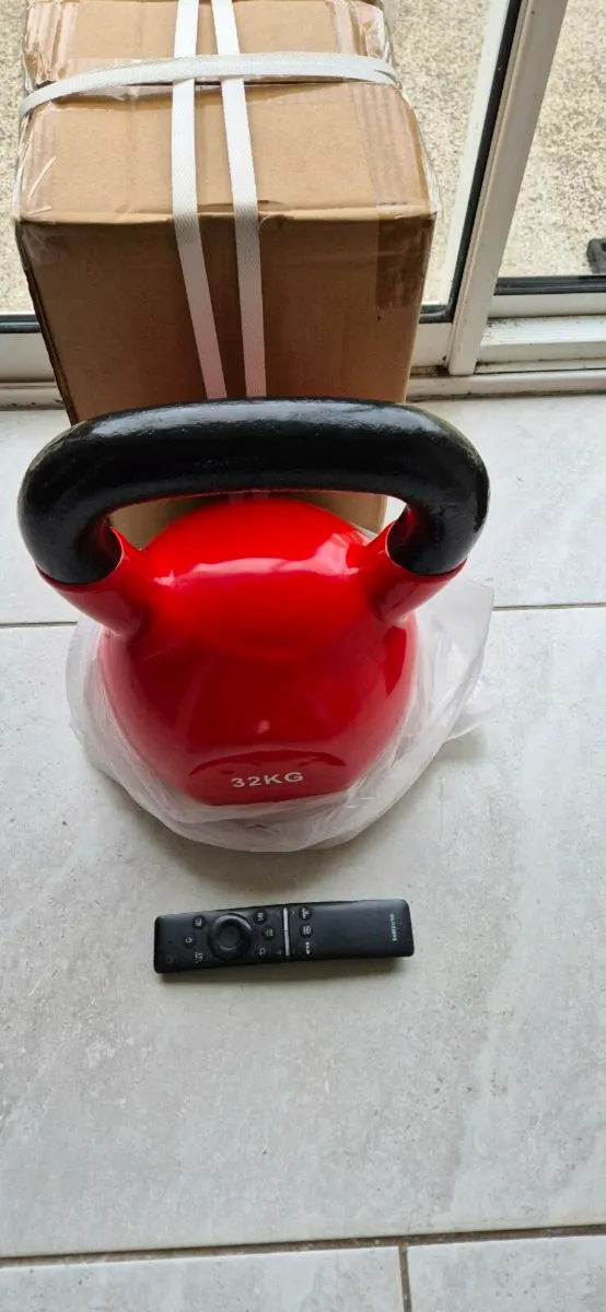 Large brand new 32 kilo cast iron kettlebell - Image 2