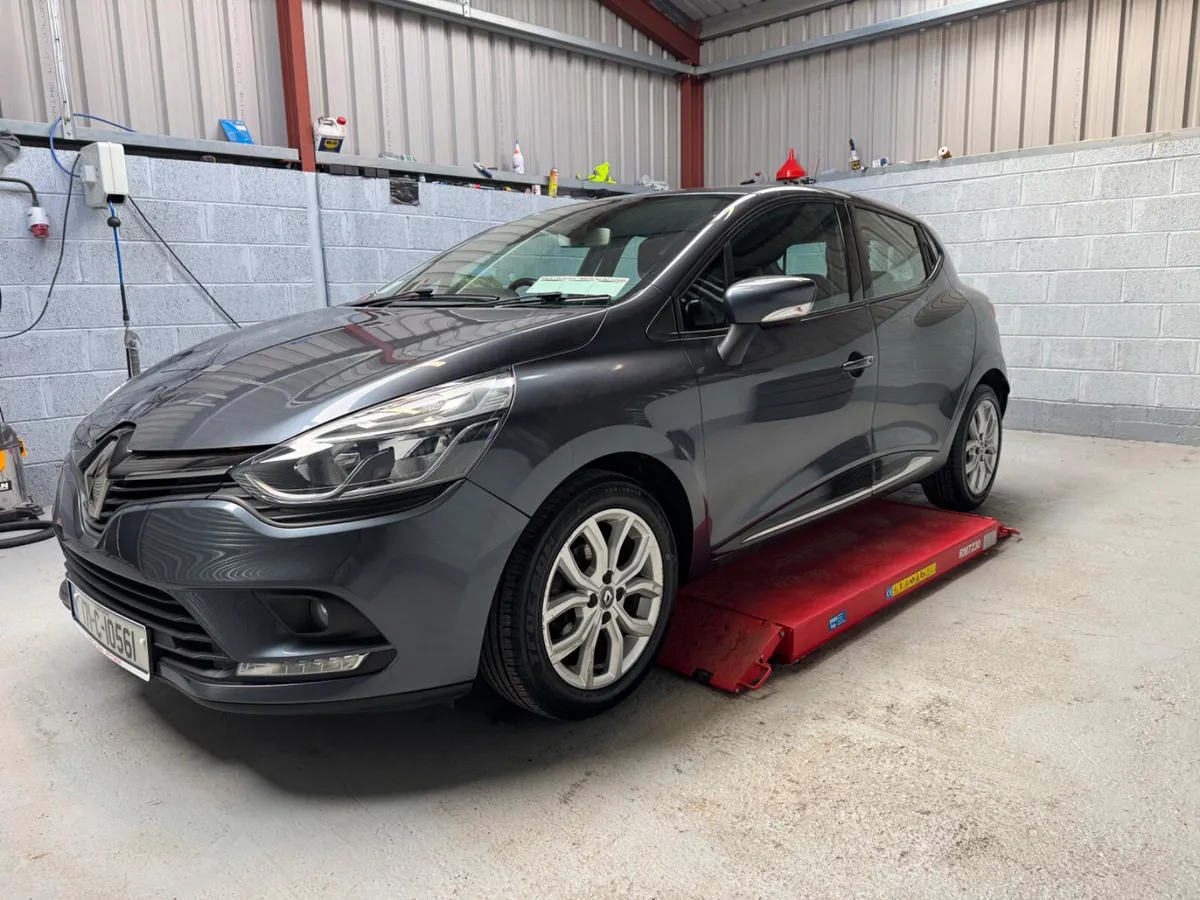 Renault Clio 2017     TOP SPEC ! - Image 4