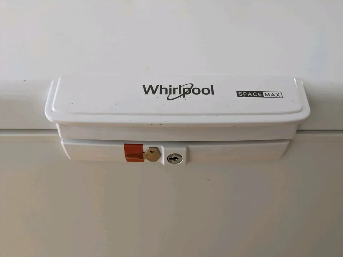 Whirlpool Deep Freezer - Image 3