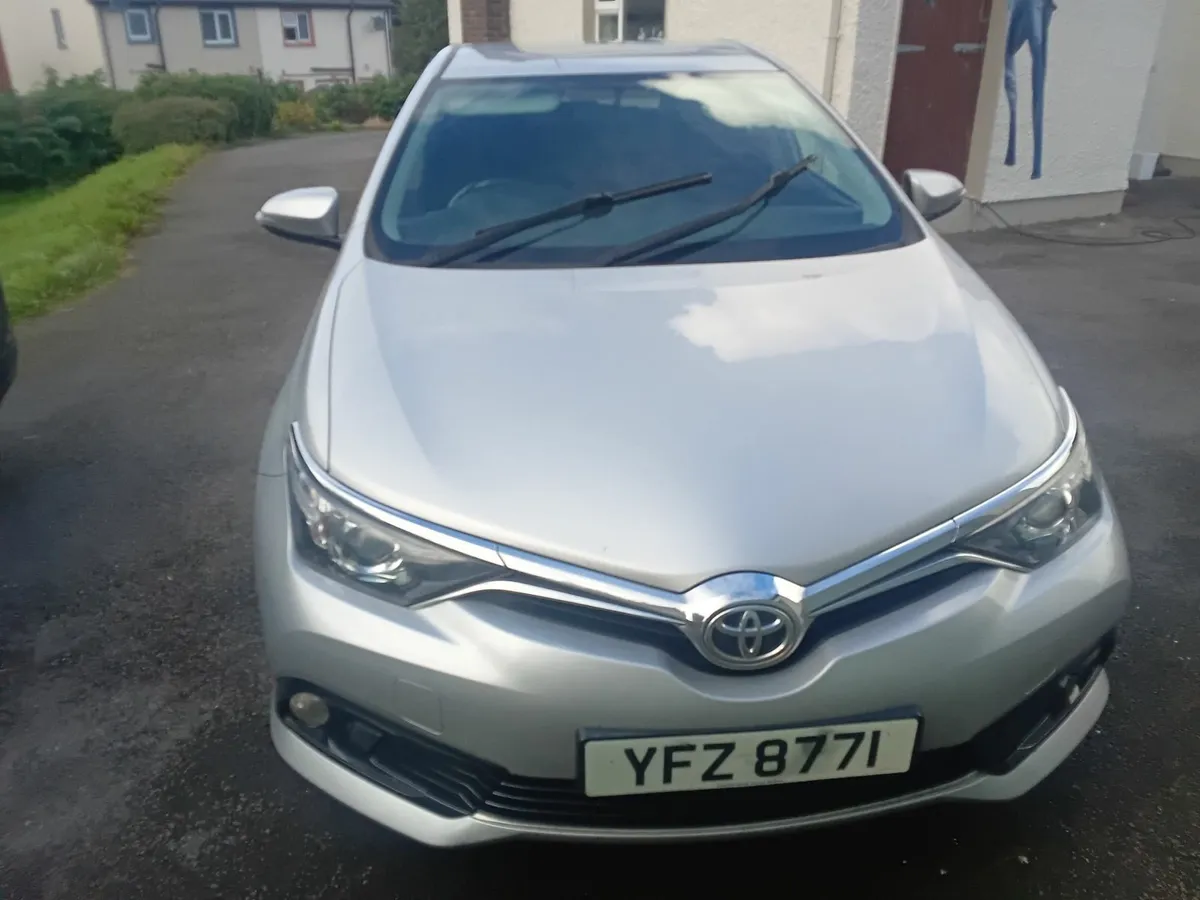 Toyota Auris 2015 - Image 1