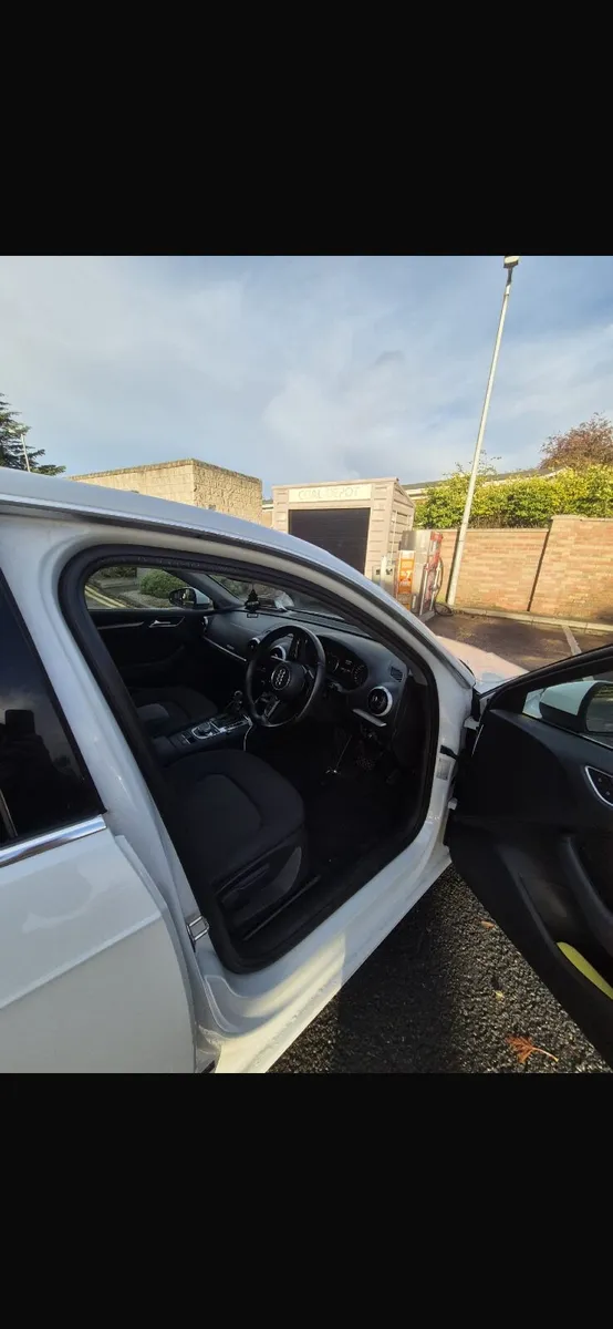 Audi A3 2017 - Image 2