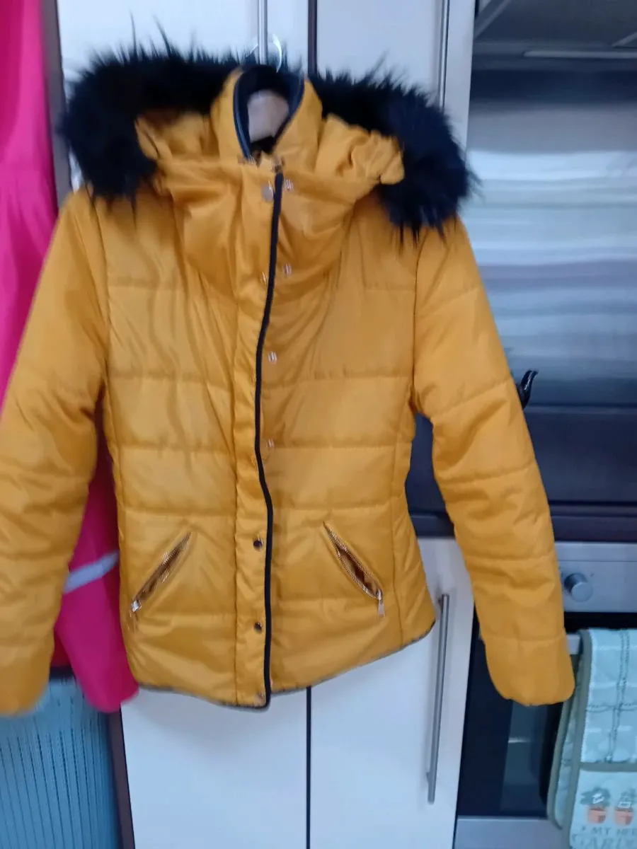 LADIES JACKET AS NEW.   QUIZ MAKE - Image 1