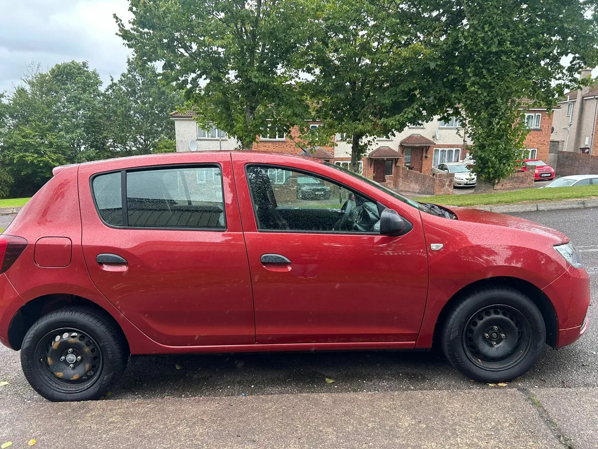 Car - Image 3
