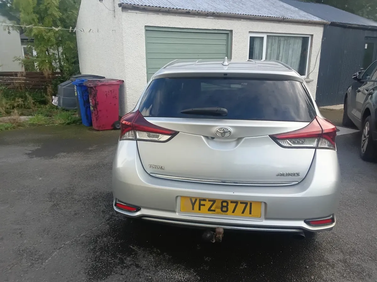 Toyota Auris 2015 - Image 3