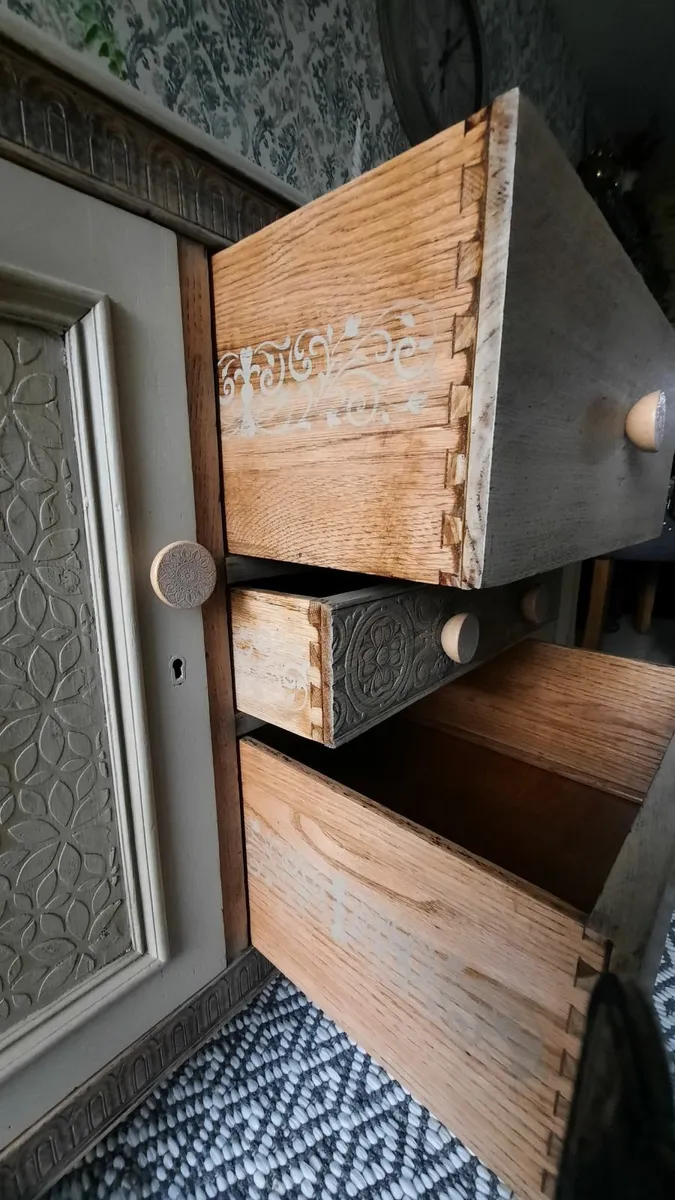 Sideboard - Image 4