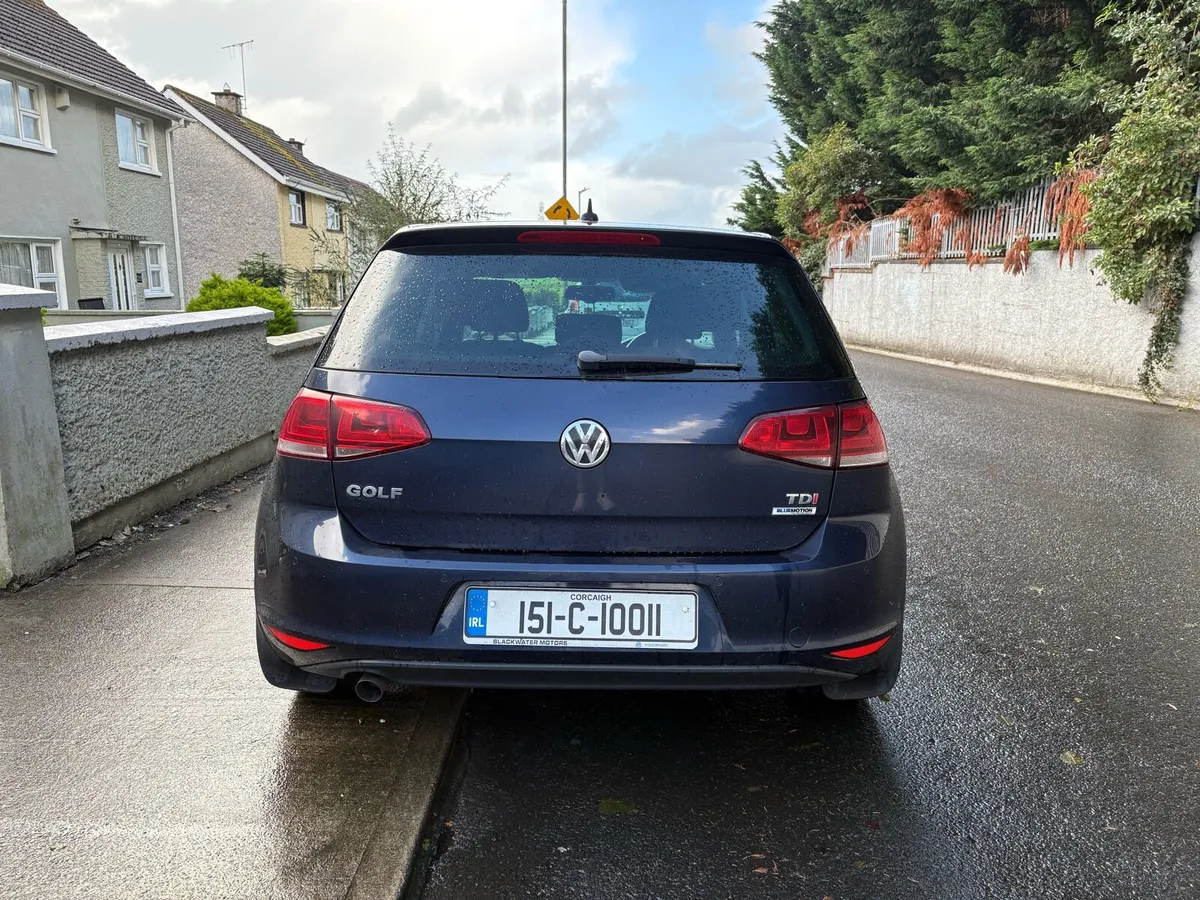 Volkswagen Golf 2015 Hatchback (TDI Red I) - Image 2