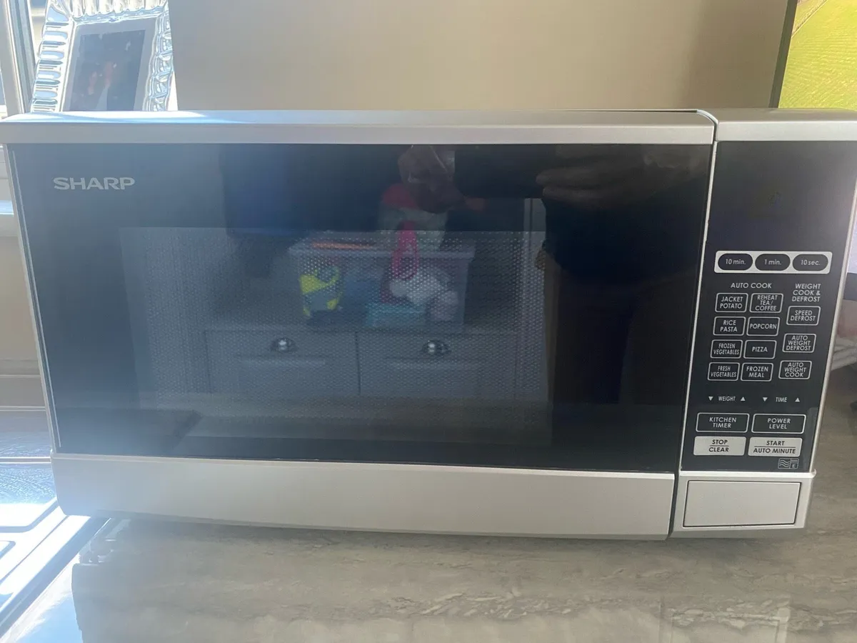 Sharp black microwave - Image 1
