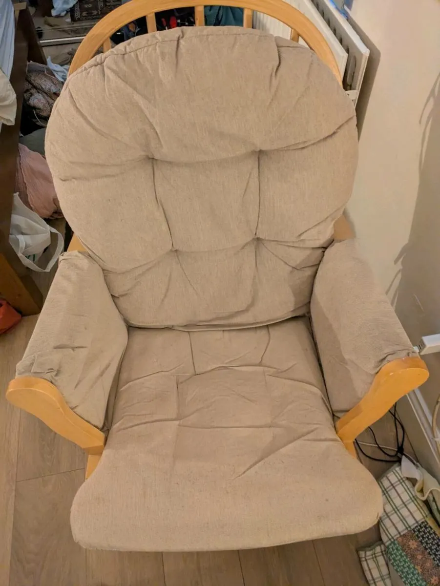 Nursing chair - Image 1