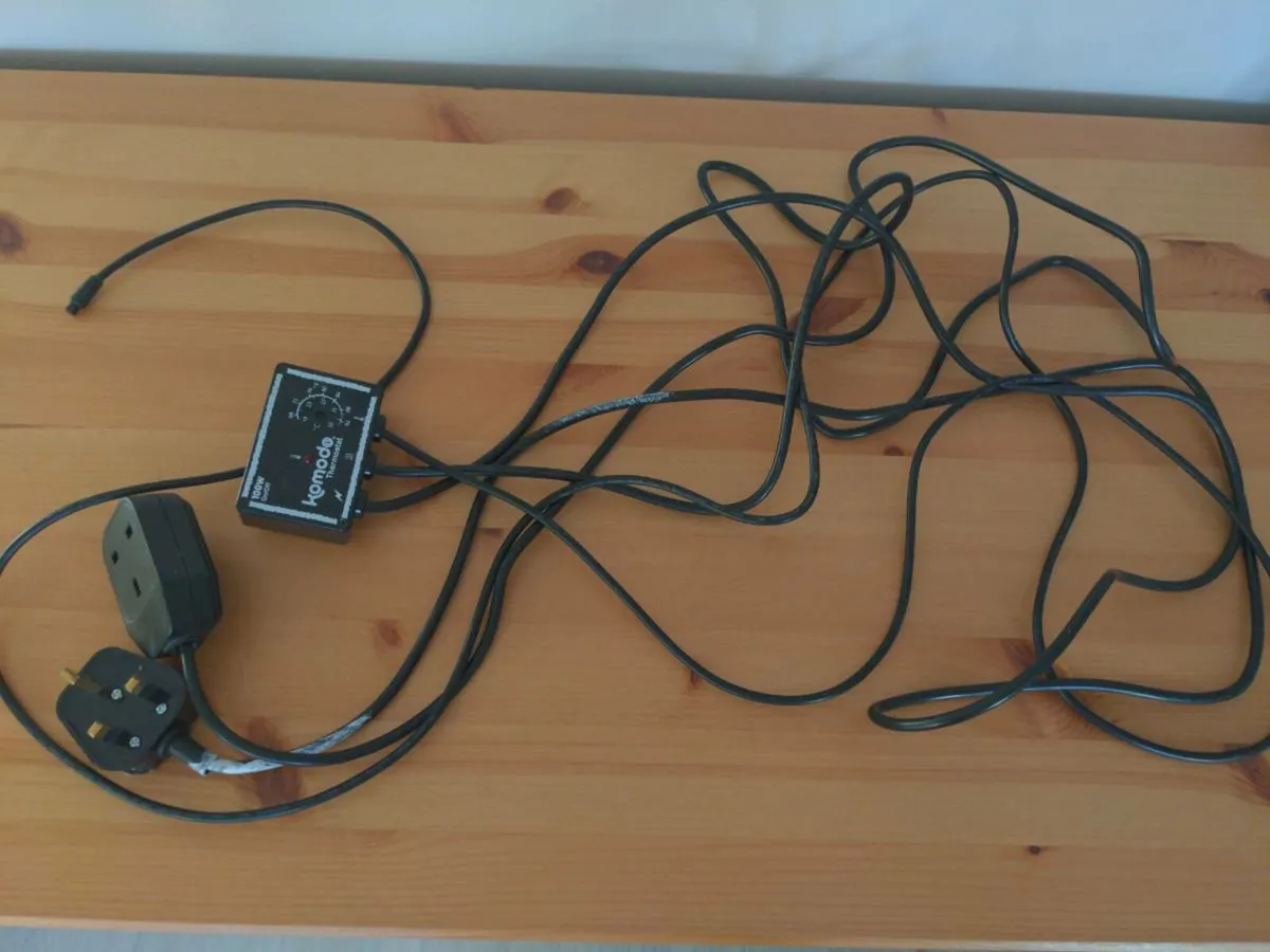 Komodo Thermostat 100W for Vivarium - Image 3